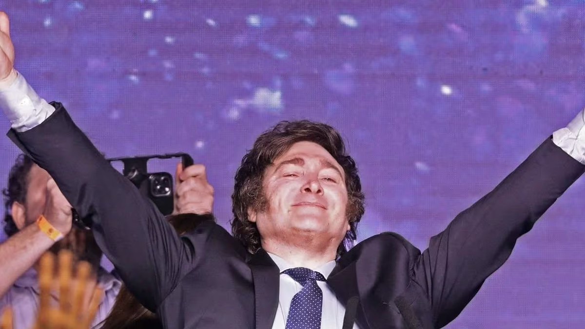 NewsDayMundo's tweet photo. 🇦🇷 | Los primeros resultados estarían confirmando que Javier Milei es el nuevo presidente de Argentina. https://t.co/Ej6tulya2B
