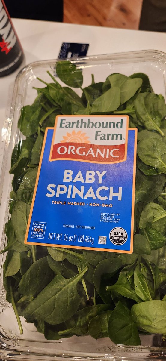 venk's tweet photo. Found a surprise in my @earthboundfarm spinach. #TripleWashed. https://t.co/Rr5WheOEBH