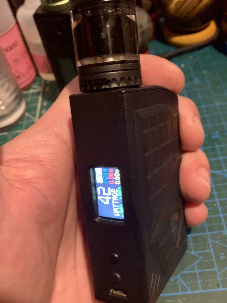 ohmnisium's tweet image. Going old school
#VGOD with #Blotto
Lovely shit!