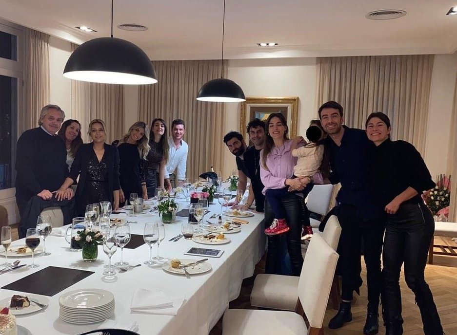 Rabiosaquarent1's tweet photo. Se terminó la fiesta...
#ElPeorGobiernoDeLaHistoria 
#EleccionesArgentina2023 
#MileiPresidente 
#EleccionesArgentina https://t.co/C30KykEoyQ