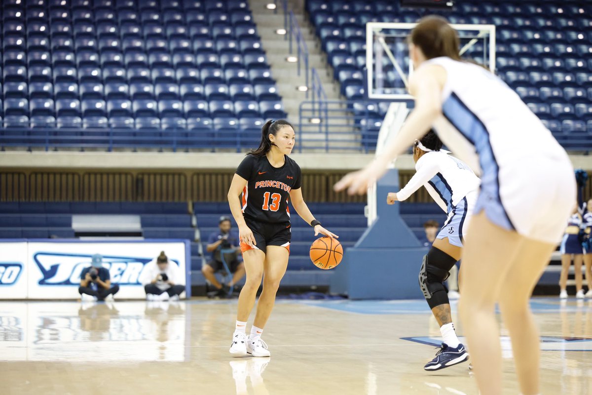Princeton WBB (@princetonwbb) on Twitter photo 📸s from the first half at San Diego!
#GetStops 🐯🏀 📸s from the first half at San Diego!
#GetStops 🐯🏀