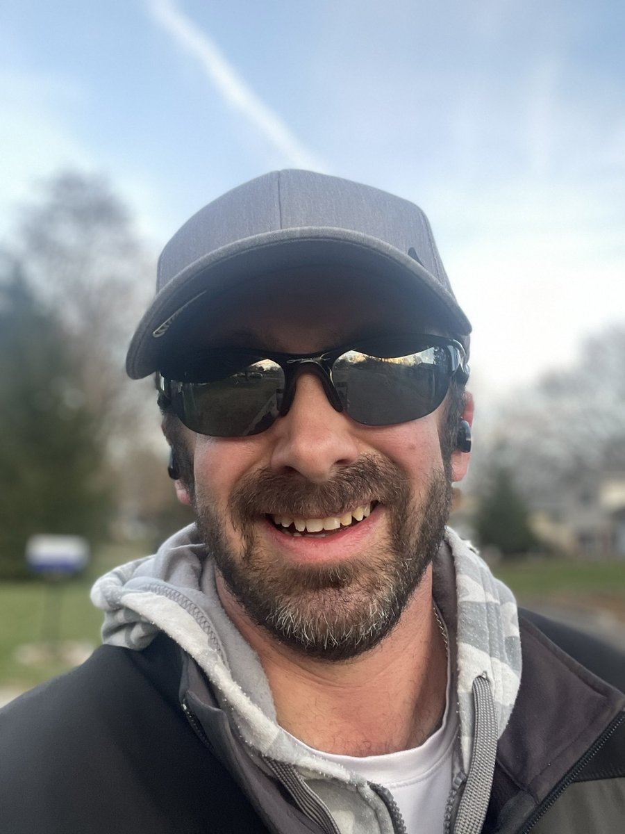 AgentUlland's tweet image. A hustle (quick) run today. I wanted to push my pace cause I knew I was only going 1 mile.

#WorkoutSunday
1.35 mi
11:24 minutes 

At least I got something in!