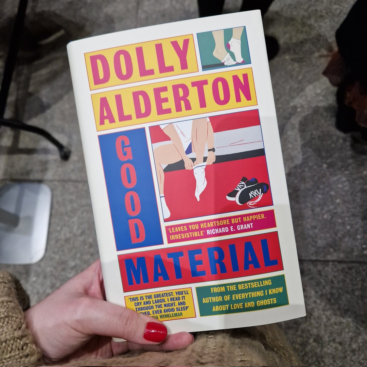 readwithloz's tweet photo. an audience with dolly (and pandora) ☁️📚💌 https://t.co/IArc7cvzSi
