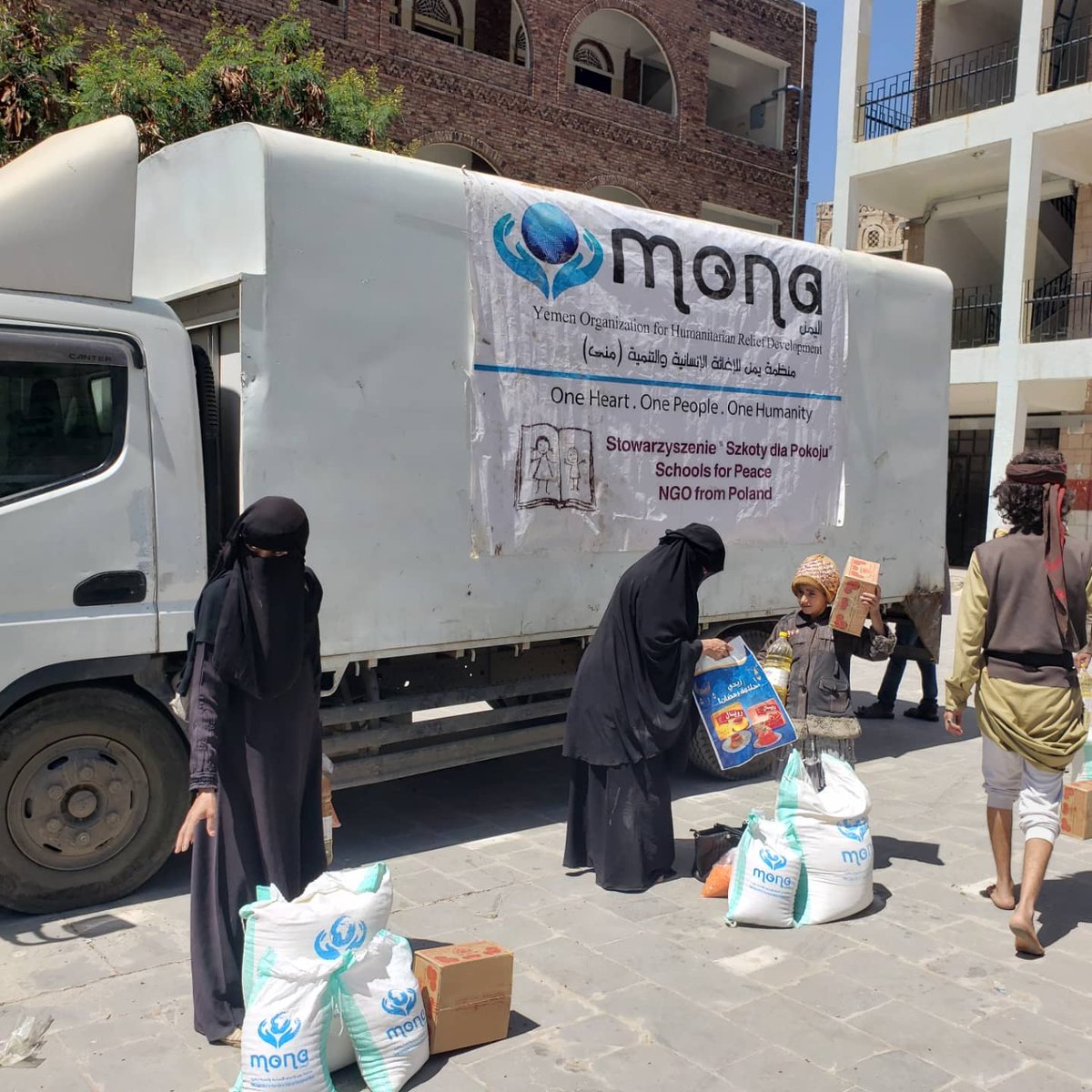 monarelief's tweet photo. Yemeni ppl are not alone as we have good ppl all over the world who cares about the deteriorated situation in #Yemen. Since 2017 our brothers &amp; sisters in Poland have been continuing supporting with urgent aid in different sectors.
Special thanks to our partners @SzkolydlaPokoju https://t.co/hs66KpvX2f
