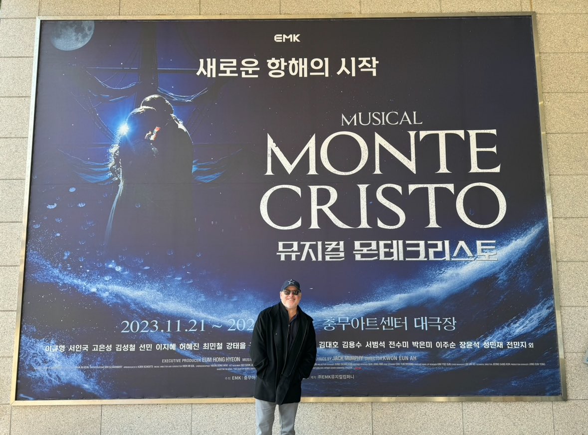 I’m here for it…MonteCristo the musical ⚔️ this cast, this production, it’s magical 🪄👑2023.11.21~2024.2.25 at #ChungmuArtsCenter_GrandTheater #Seoul #koreanmusicaltheatre 
#musicaltheatre #MonteCristo #wildhornmusicalfamily #wildhornmusicals @emk_musical