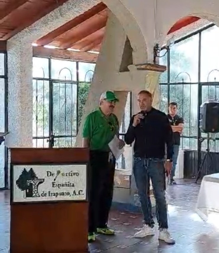 adrimtz3's tweet photo. Con el Gran Arturo" El Mano Santa" Gerrero , que orgullo y placer convivir con un deportista de este nivel  .Considerado dentro de los 5 deportistas más grandes que ha dado México. https://t.co/ugfzMpcrbA