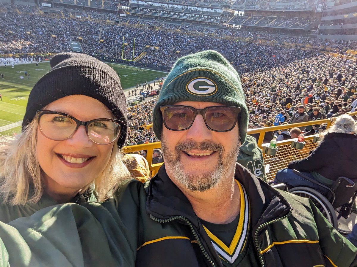 unsung32's tweet photo. Bucket list moment! 
Green Bay game at Lambeau...and it was a win! 23-20 Packers over Chargers! https://t.co/tuA8vM5n61