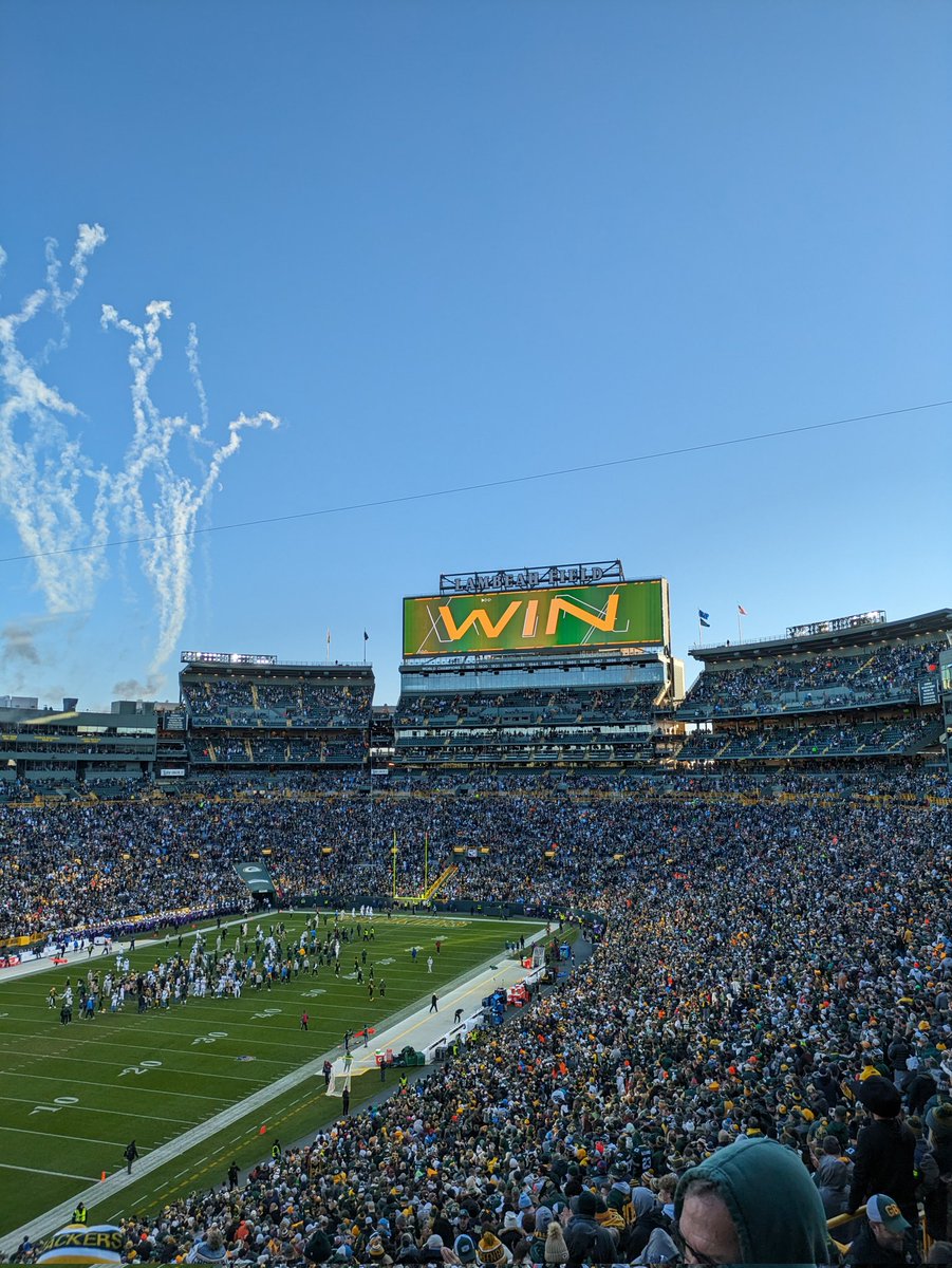 unsung32's tweet photo. Bucket list moment! 
Green Bay game at Lambeau...and it was a win! 23-20 Packers over Chargers! https://t.co/tuA8vM5n61
