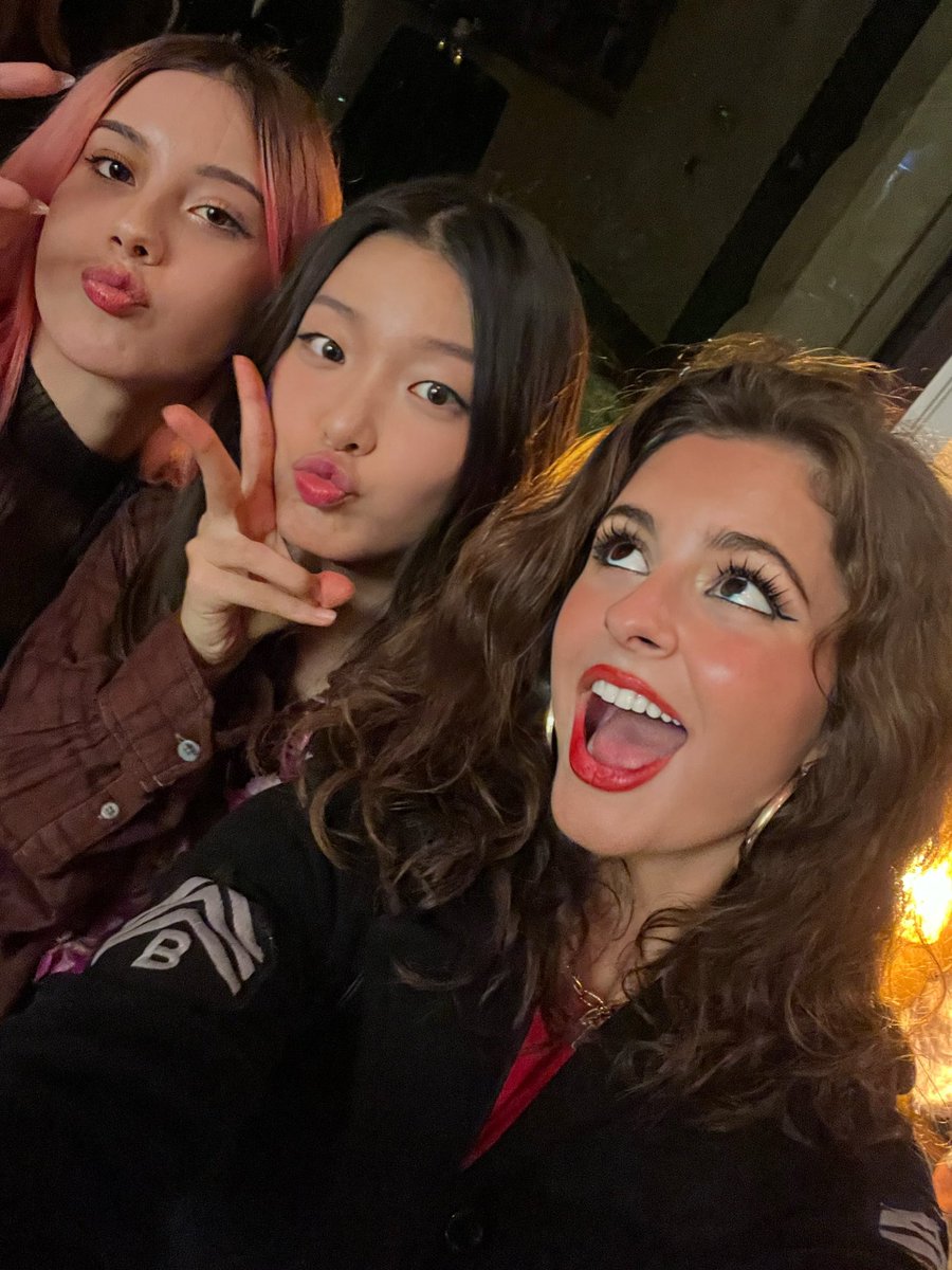 brooklynhob's tweet photo. My Cele &amp; Younchae♥️ https://t.co/uB9ULubW6o