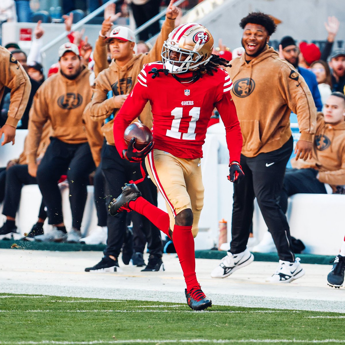 49ers's tweet photo. Brock to BA for the longest TD pass in the @NFL this season 🔥

#FTTB https://t.co/w887MVQGln