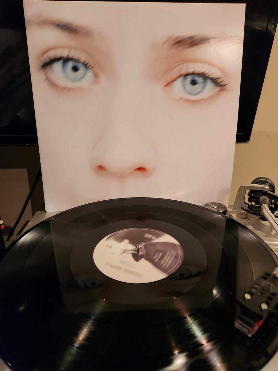 SpinVinyl1's tweet photo. #NowPlaying Fiona Apple's debut album Tidal. She was only 18 when this was released. The songs and lyrics show maturity for beyond those years. While I prefer the attitude on her later albums her debut shows hints of that.
#FionaApple #Tidal #SleepToDream #vinylrecords https://t.co/jV7xp5ZKp3