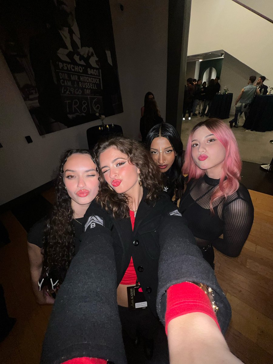 brooklynhob's tweet photo. Dani, Lara &amp; Cele�� https://t.co/0r14Mc685X