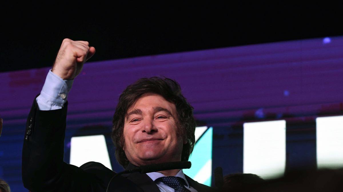 luisangelgd's tweet photo. 🚨 Javier Milei es el nuevo presidente de la Argentina 🇦🇷

¡VIVA LA LIBERTAD CARAJO! 

Ojalá Milei lo pueda hacer muy bien, que sea ese ejemplo para demostrarle a América Latina que la izquierda es puro discurso y cuales son las ideas que realmente funcionan. https://t.co/1ZjqFCNOPr