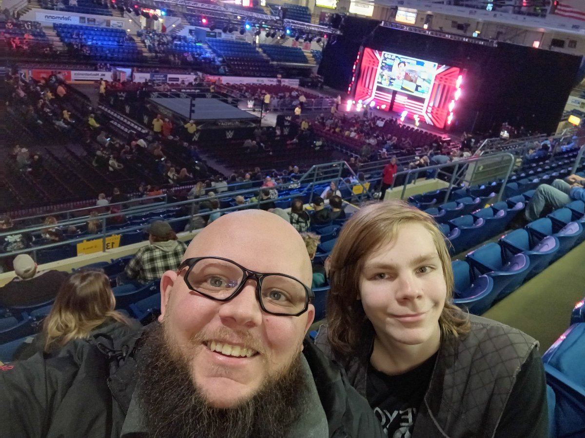 LessSlimShady's tweet image. We're here. #WWESaginaw