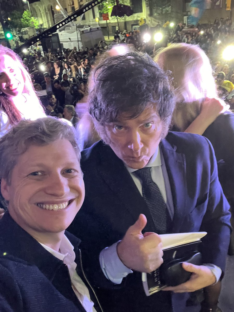 marcelvanhattem's tweet image. PARABÉNS AO POVO ARGENTINO! Milei presidente é nova esperança aos hermanos e nova esperança para o Brasil! Viva la libertad!!!