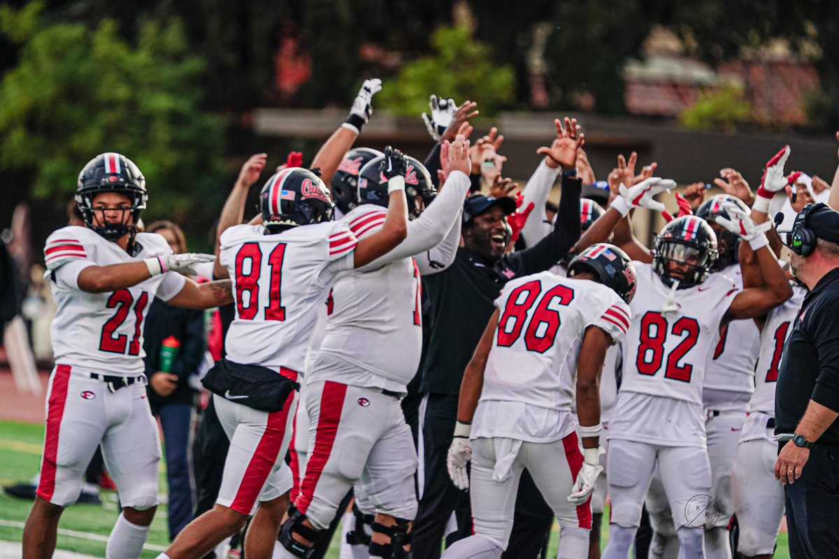 No hype chain/prop needed. 

We crown our royalty here. 

It was great seeing my guy <a href="/MikeThomp22/">Michael Thompson</a> earn his crown! 👑