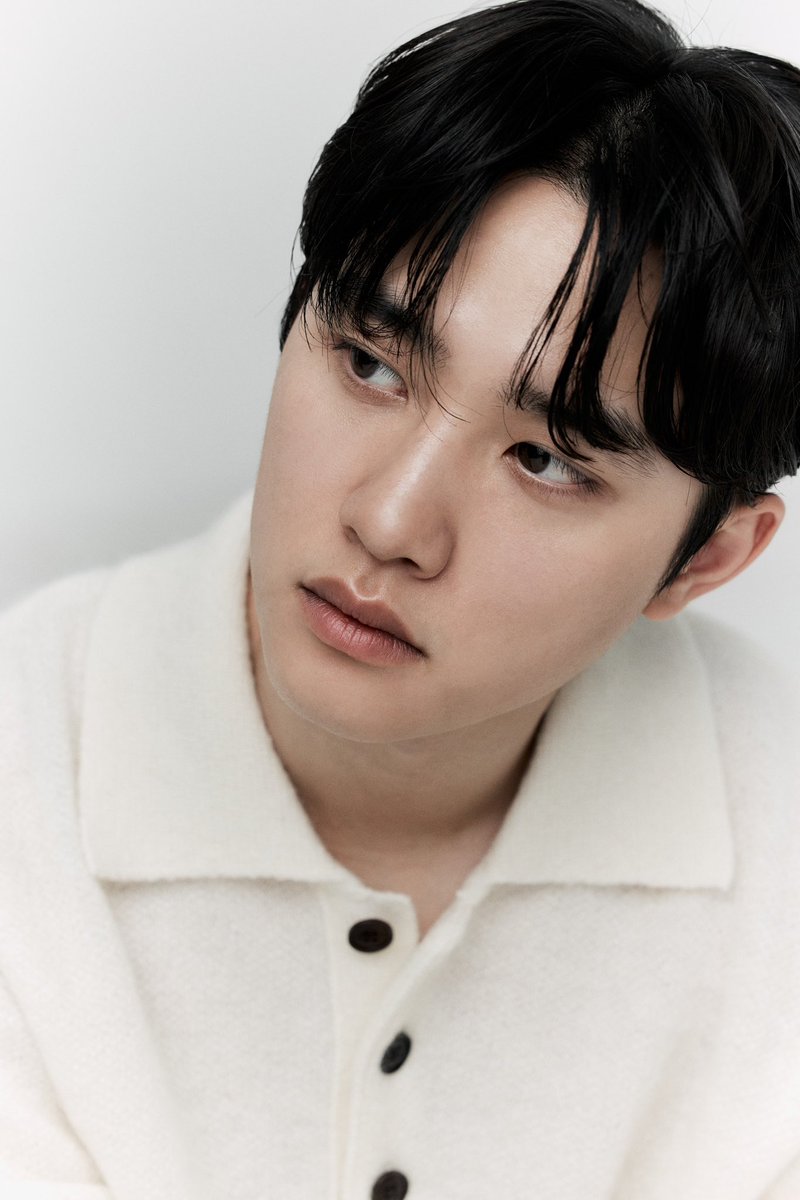 도경수의 새 프로필 사진을 공개합니다. We are unveiling Kyungsoo's new profile picture. #도경수 #DOHKYUNGSOO #컴퍼니수수 #CompanySoosoo