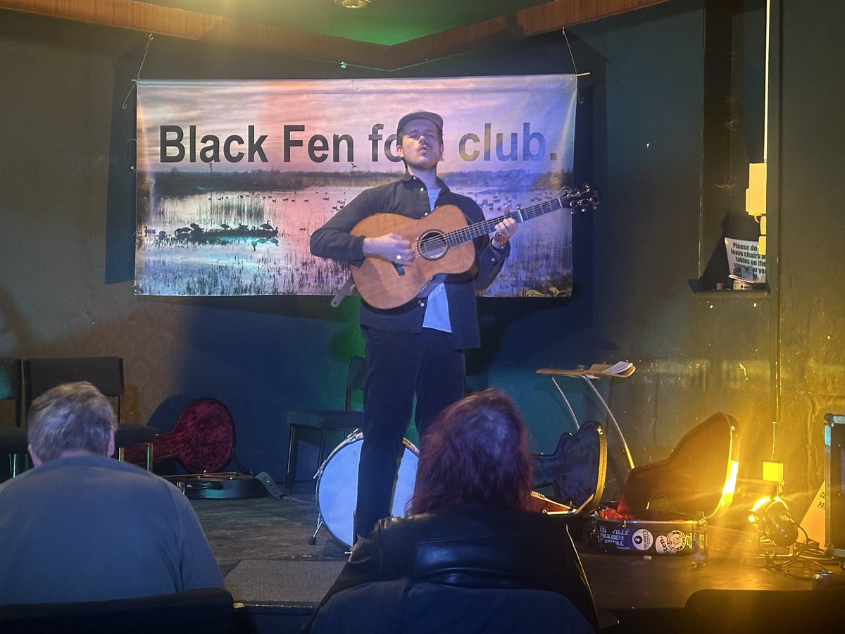 Wonderful to catch up with @lukepauljackson before his amazing show @BlackFenFolk in Cambridge tonight. Look out for our chat on the shows from 29/11