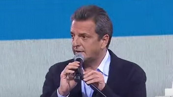 Lo quiero preso, a él y a la delincuente de la mujer.