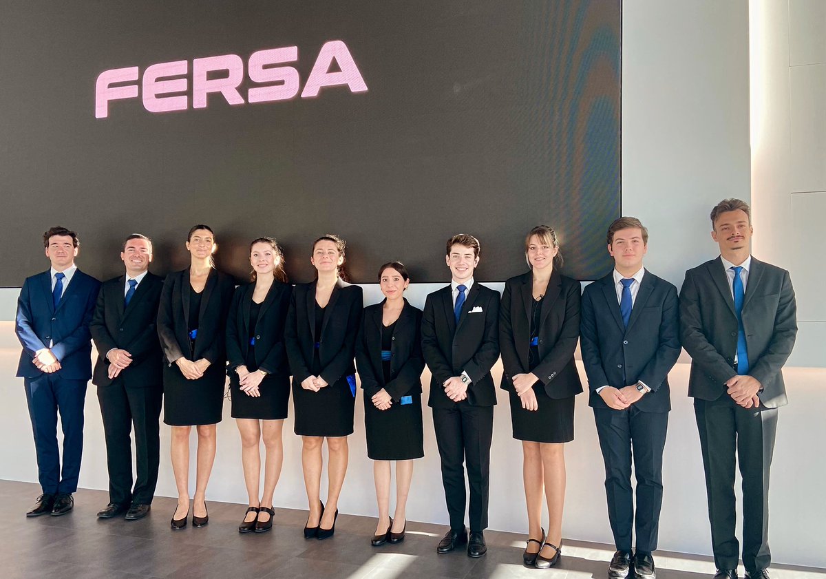 La multinacional zaragozana <a href="/FersaBearingsES/">Fersa Bearings ES</a> inauguró el viernes, 17 de noviembre, el denominado 'Fersa Labs', su nuevo centro de innovación y diseño situado en la Plataforma Logística de Zaragoza (PLAZA). 
Nuestro equipo de #zaragoza apoyó a la organización del evento