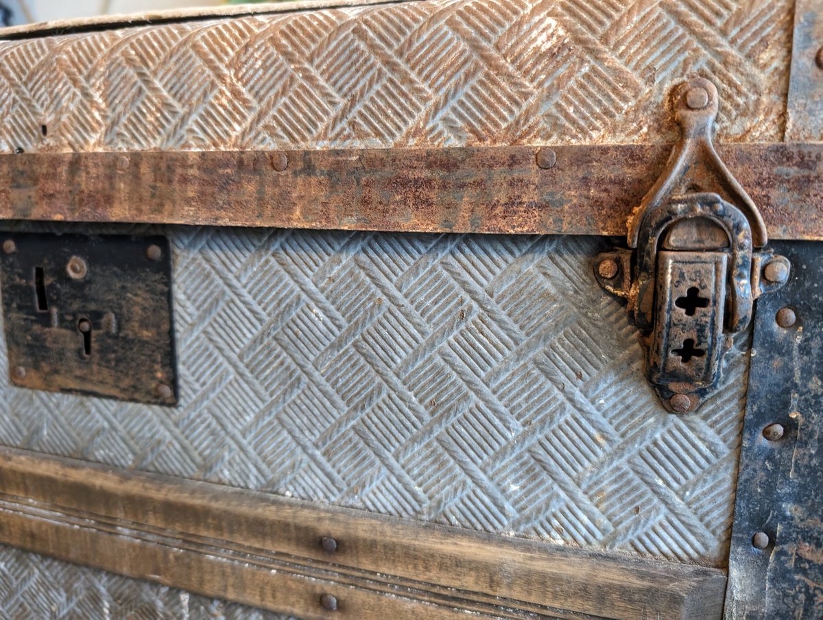 WienerAntiques's tweet photo. Proud of my wife for finding this #antique child's trunk, which is about 1/2 the size of the ones I normally see. Great design detail on every inch!
#travel #traveltrunk #antiquetrunk #vintagetrunk https://t.co/Ybg38ea4we