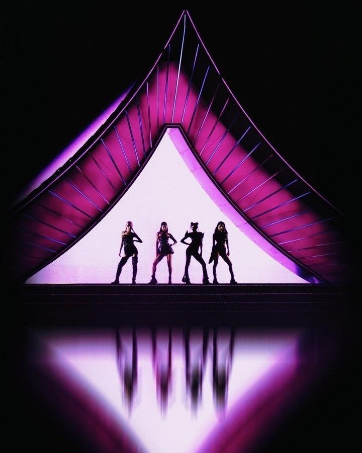 BPINKLATINO's tweet photo. .@BLACKPINK es ahora el primer grupo femenino de K-pop en ganar un Billboard Music Awards. https://t.co/meqVN2pgb8
