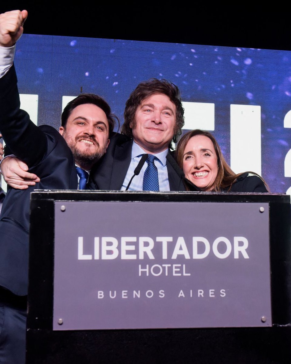 ¿Dónde están las sanguijuelas socialistas en estos momentos? ¿Acaso estarán retorciéndose de dolor en sus pútridas cloacas? ¿O quizás lamentando y maldiciendo su oscura suerte? Ja, ja, ja.