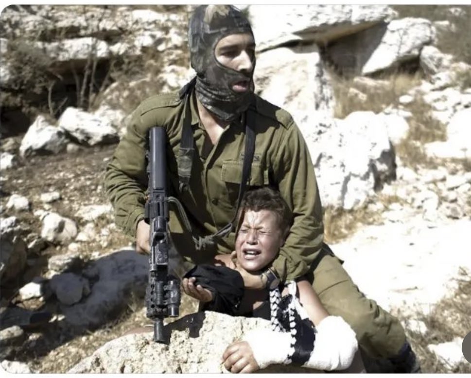 Arzuxxxj's tweet image. İşgalci bebek katili terrorist israil lideri 
#Netan*yahou : dilerim Allah’tan bu masum çocukların kanında boğulursun 
K@tilsin K@til 😡