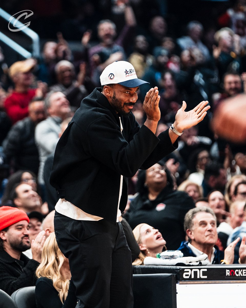 OUR FAVORITE SUNDAY DAWG.🐶

<a href="/Flash_Garrett/">Myles Garrett</a> | #LetEmKnow