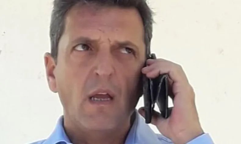 - Hola Sergio soy Lali
- Lali espósito?
- No! Lali bertad avanza COGIDO