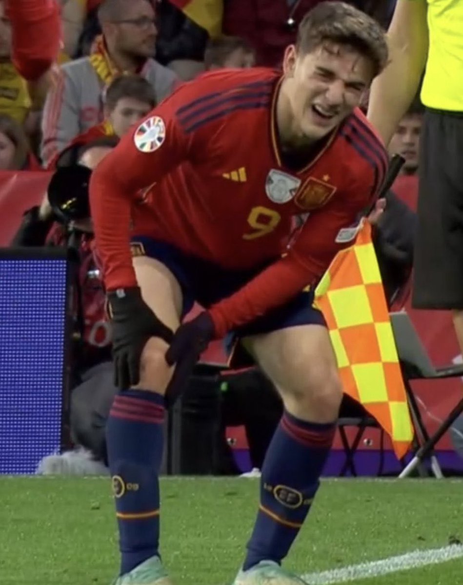 SiaranBolaLive's tweet photo. Gavi alami cedera ACL 
Absen sekitar 8 bulan
Bye bye EURO 2024
Bye bye Laliga
Bye bye Champions League
(@diarioas)

Talenta Barcelona yang diforsir usia Muda dan Rentan cedera
Pedri 🚑
Ansu Fati 🚑
Gavi 🚑

Hati-Hati Lamine Yamal, Marc Guiu

Kerja Keras Bagai Kuda!!
Usia Muda Rentan Cedera!!