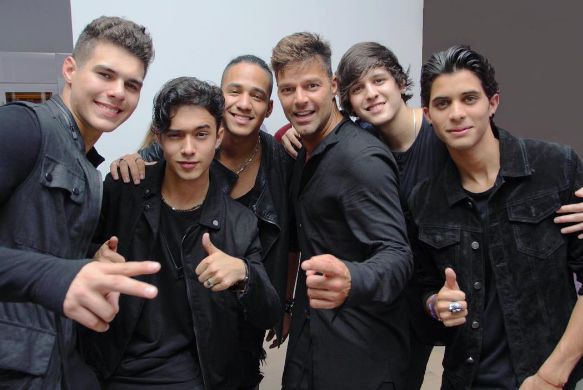 thvhobies's tweet photo. gracias a ricky martín y su equipo, a Wisin por si saber valorarlos, y valorar su talento, porque sin ustedes no hubieran sido el fenómeno mundial que fue cnco, hicieron historia 

WK OVER PARTY @WalterKolmE https://t.co/Yw9COnajeM