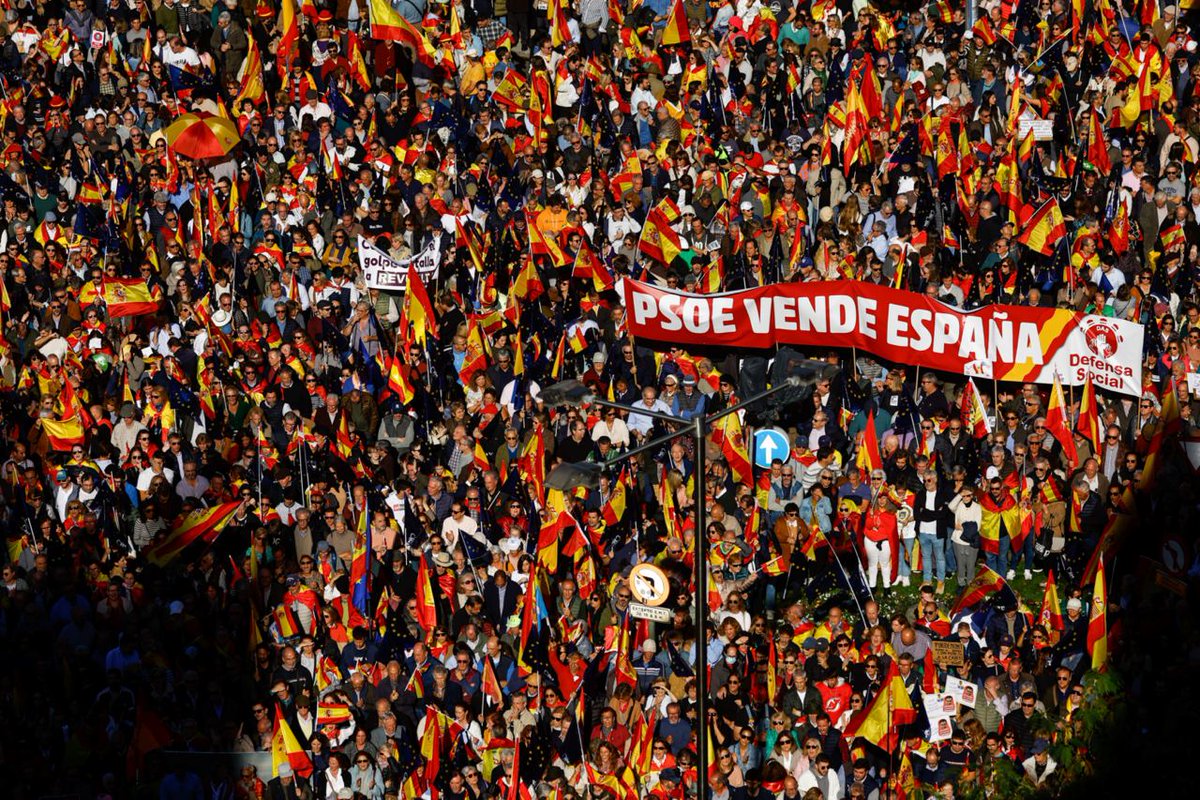 🇪🇸Massive Protest in #Spain Over #AmnestyLaw for #Catalan Separatists🇪🇸