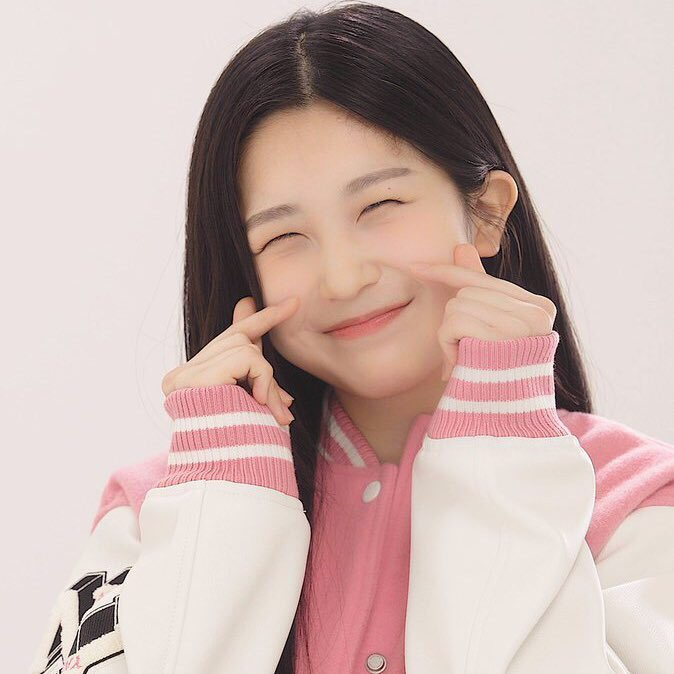 IdotaYuiBrasil's tweet photo. |ℹ️| TUTORIAL DE COMO VOTAR NA YUI VIA FANCAST

 - O app fancast é uma das formas de votar no Universe Ticket, ele equivale a 70% dos votos na hora de fazer as contas, enquanto o site vale por 30%.

[+]

#UniverseTicket #IdotaYui #이도타유이 https://t.co/gsE3oQJj60