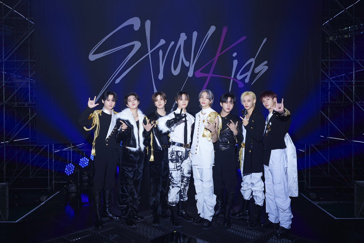 Stray_Kids's tweet photo. [Billboard Music Awards]
Check out our Billboard Music Awards performance TONIGHT at 5pm PST via @BBMAs, @billboard and https://t.co/CMTpzdRppA🎶 #BBMAs

#StrayKids #스트레이키즈
#5_STAR #특 #S_Class
#樂_STAR #ROCK_STAR
#락 #樂 #LALALALA
#StrayKidsComeback
#YouMakeStrayKidsStay https://t.co/csGICpm0xk