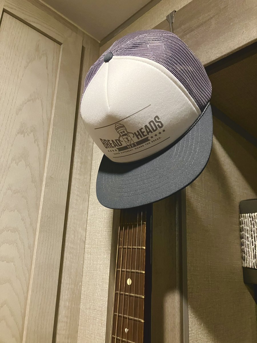 MayneDucky's tweet photo. I keep a bread head on my head whenever I get bread.
Whether baked in the studio, or fried in the shop @breadheads_nft is what I gotโฆ on the brain.
#bakeddifferent #HTB #hoardthebread https://t.co/1bYe1MSyxL