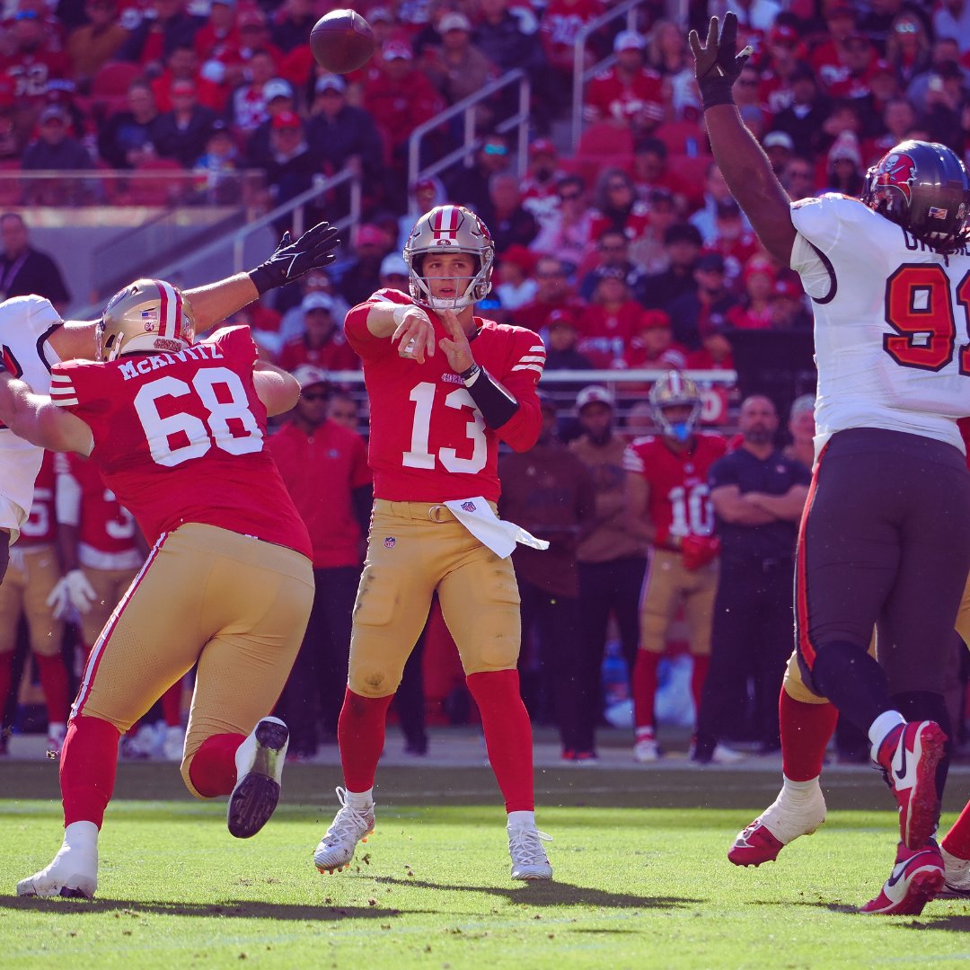 #49ers QB Brock Purdy today vs. Tampa Bay:

• 21/25
• 333 passing yards
• 3 TDs
• 0 INTs
• perfect 158.3 passer rating

Purdy is the first 49er to have a perfect passer rating in a game since 1989.