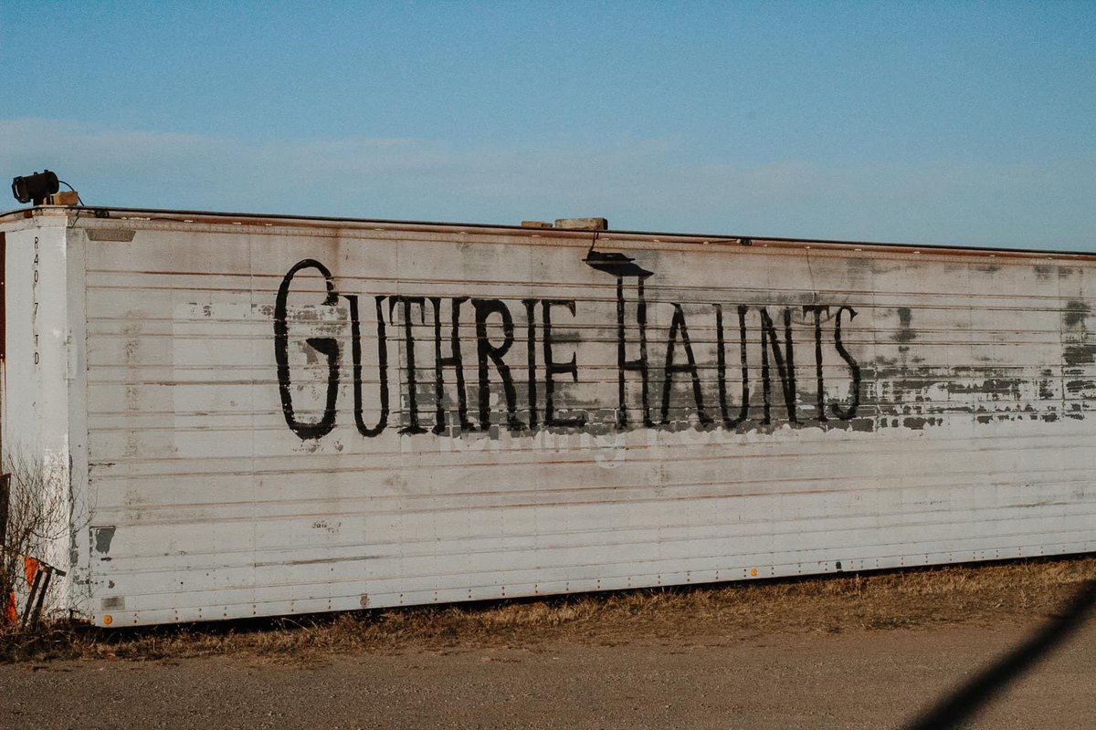 BoozyBrosYT's tweet photo. What a crazy night! Guthrie Haunts truly lives up to its name!
📸: Haunted Oklahoma on Facebook
#haunted #paranormal #boozybros #paranormalwasteland #guthriehaunts #scary #ghost https://t.co/wwfnV98vyC
