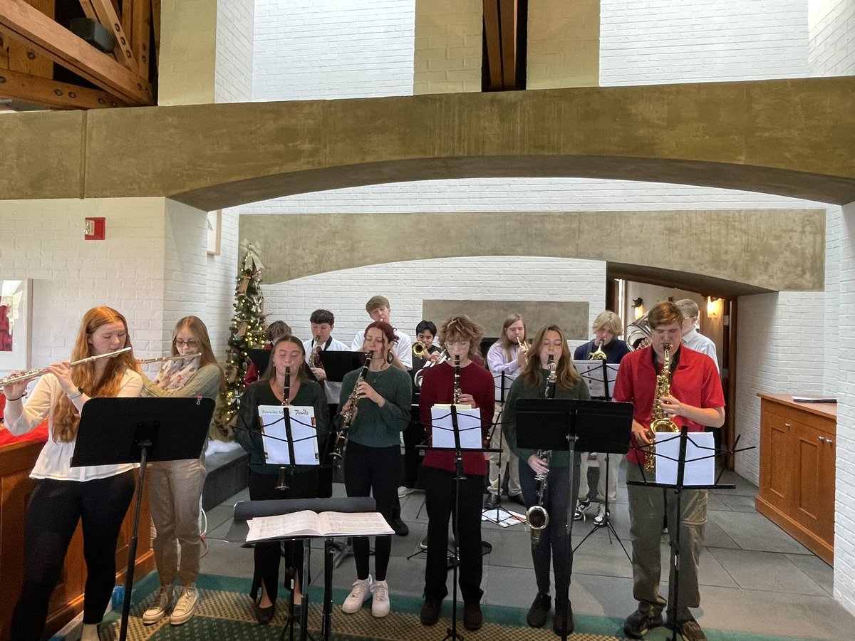 lakelehmanband's tweet photo. Thanks to our @lakelehmanband and chorus students for sharing their musical talents at the Holly Brunch today! #llpride #holidayspirit #Knight_Vision3 @LLSDKnights https://t.co/xlU3MdZpyH