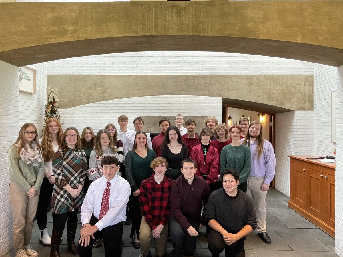 lakelehmanband's tweet photo. Thanks to our @lakelehmanband and chorus students for sharing their musical talents at the Holly Brunch today! #llpride #holidayspirit #Knight_Vision3 @LLSDKnights https://t.co/xlU3MdZpyH