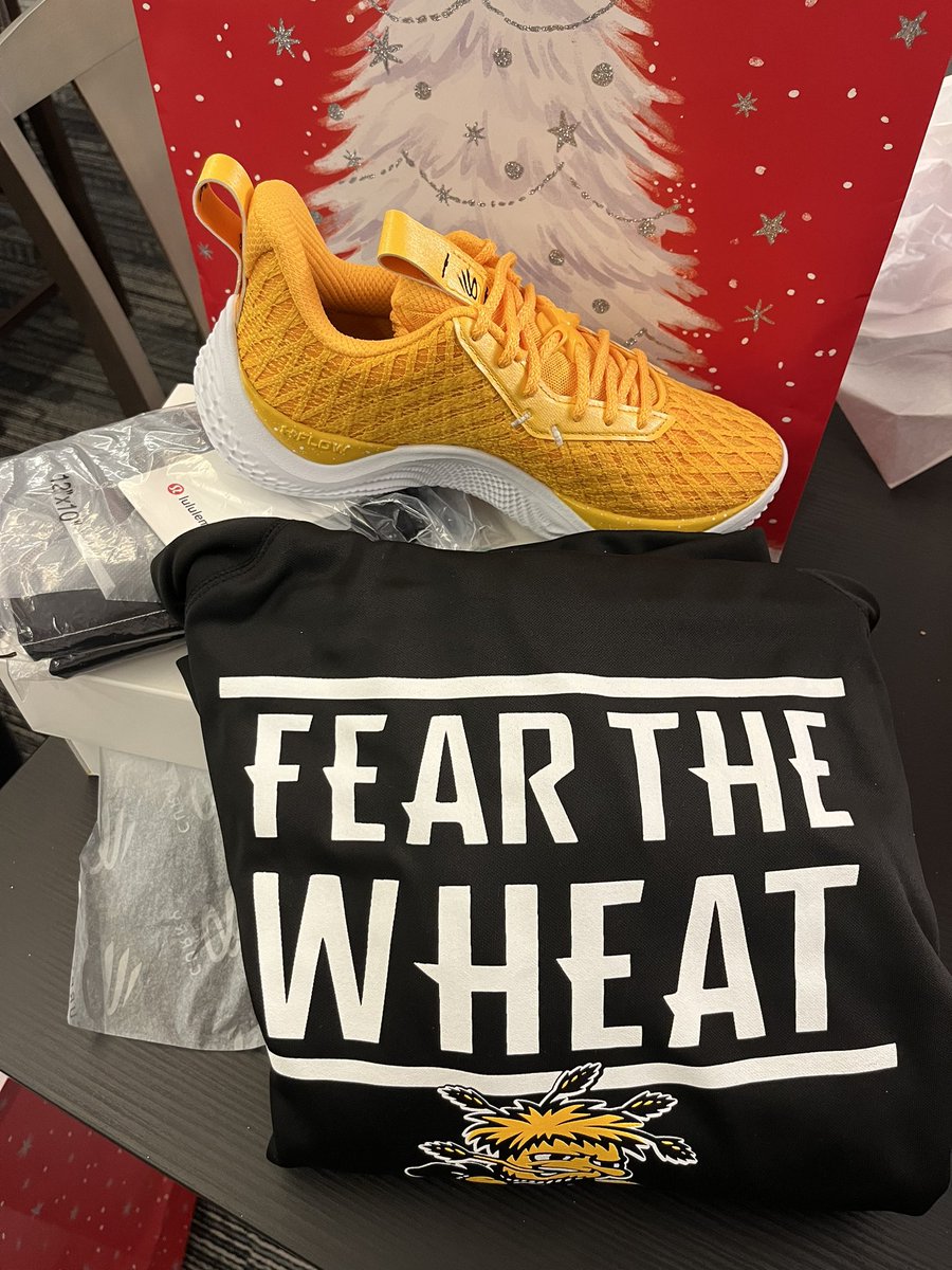 Thank you Shocker Santa!!🎄💛 Got some nice curry’s, lulu, and a sweatshirt. <a href="/GoShockersSB/">Wichita State Softball</a> #lululemon #currys