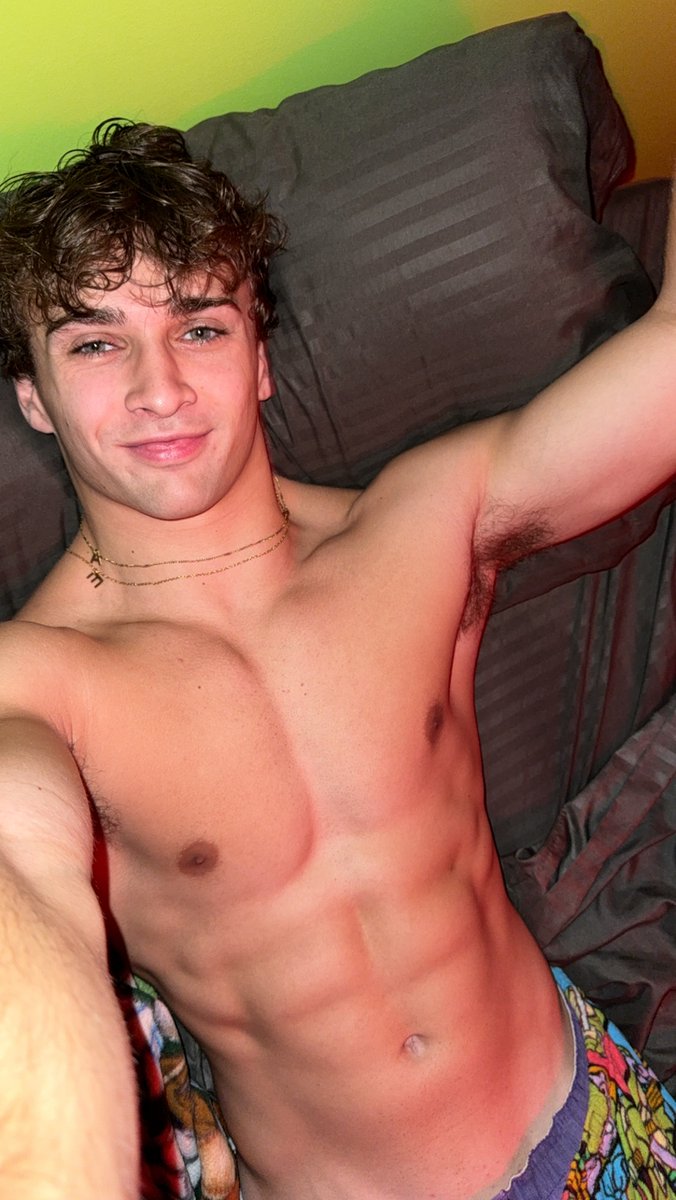 Leo_Lust1's tweet photo. Which view is better? https://t.co/Ankk35njYh