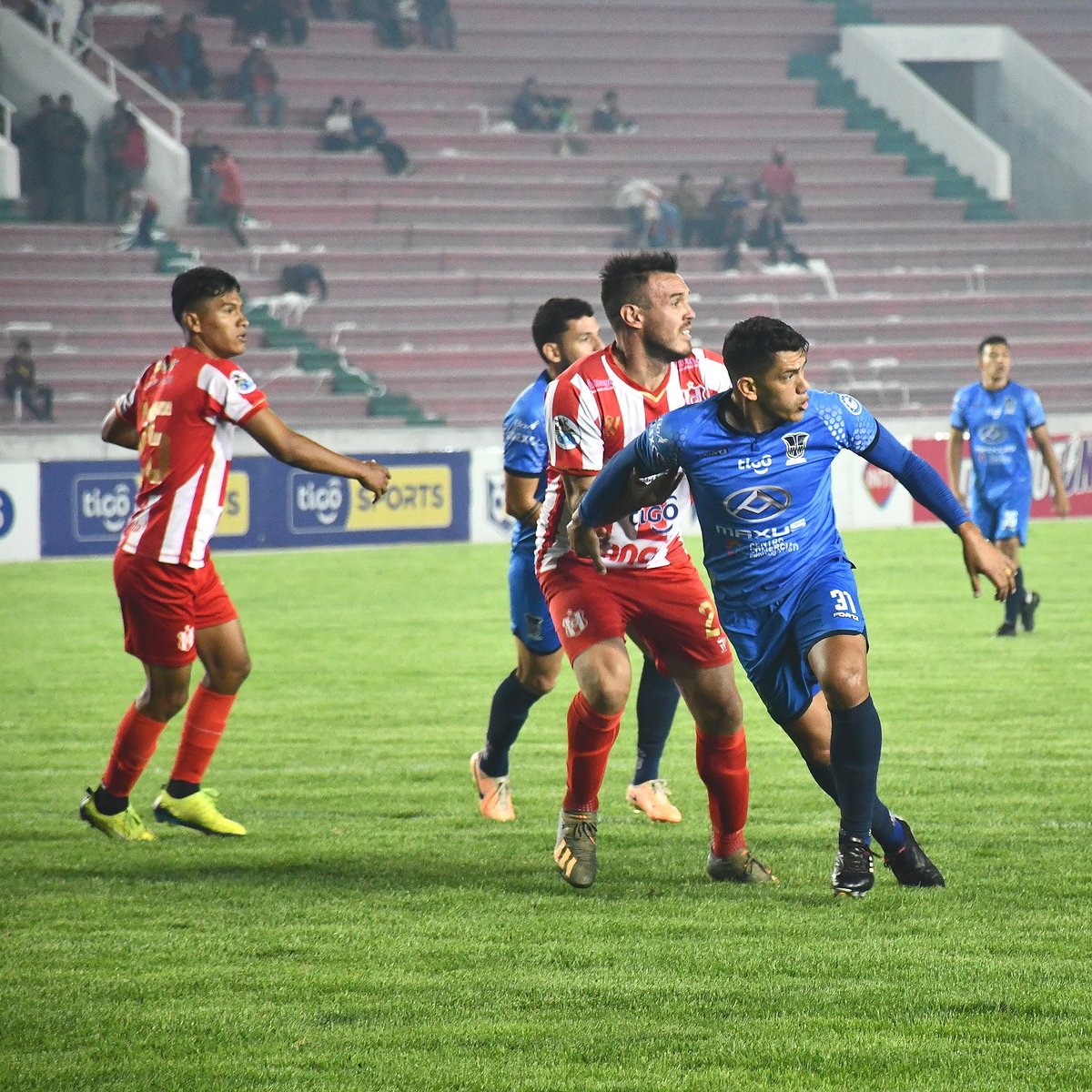 cdptropico's tweet photo. 📣 Terminó el Primer Tiempo
👉 Resultado Parcial
⚽️ Independiente 1 vs 0 Palma Flor
🏟 Estadio Olímpico Patria https://t.co/hy1tjLIgpd