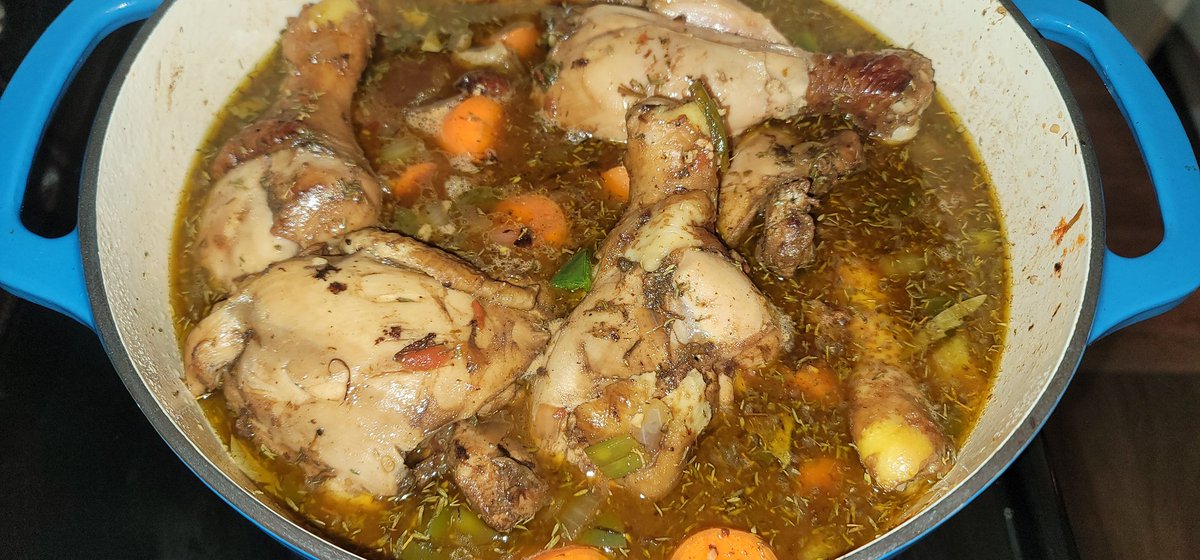 TstreeT_Contro's tweet photo. Been hell of a few weeks but finally got my kitchen back. Trying my hand at Brown Stew Chicken. It's still about another hour to go but took 2 hours to prep. I forgot the scotch pepper though. And gonna need to add flour. #CookingWithCONTROVERSY https://t.co/YmDKgbQb4p