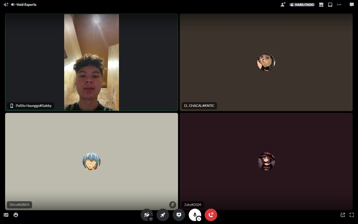 Vaciando estomago antes del game si o que @Haunggs