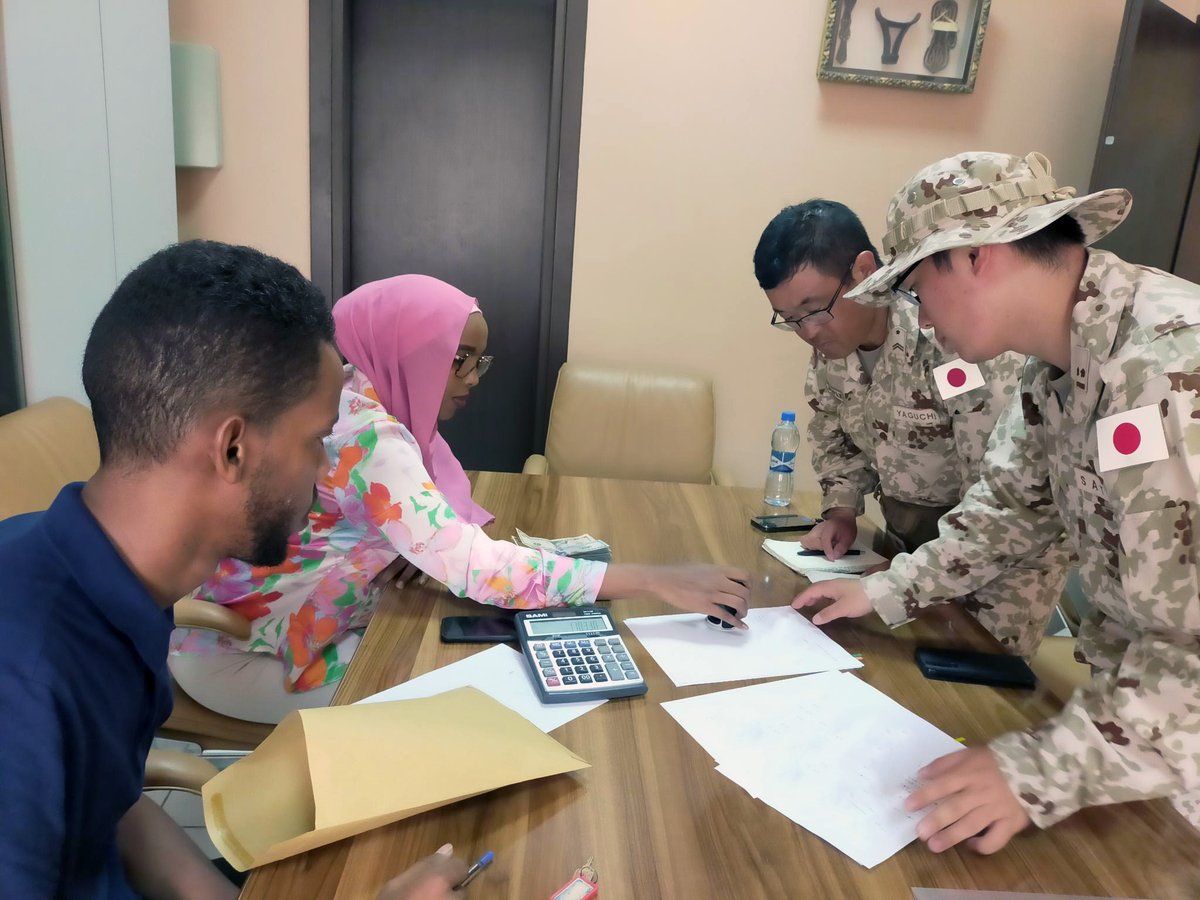 Japan_GSDF's tweet photo. 🇩🇯🇯🇵#EasternArmy, #JGSDF has been conducting an HA/DR cooperation with #DjiboutiArmed Forces(FAD). Djibouti, one of the hottest countries, has a temperature of over 30 ℃ even in Nov. We continue to enhance our cooperation💪 https://t.co/A95mkn2tMF