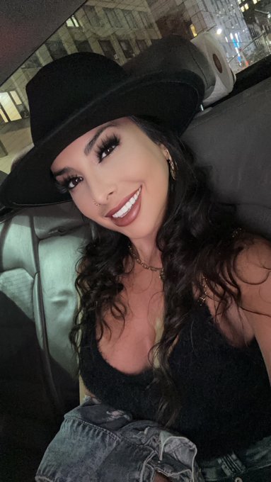 I'm more than ready for you tonight! 🤤 https://t.co/Jt1GYQLXIQ https://t.co/enfnzKDvrX