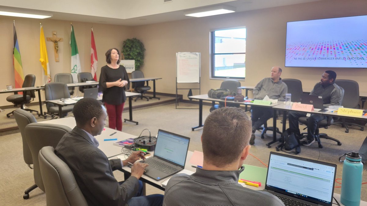 Les participants du programme Leaders de demain  <a href="/CscProvidence/">Csc Providence</a> Volet 2 accueillent chaleureusement la conférencière <a href="/MichaudGina/">Gina Michaud</a> Ne pas se laisser submerger par les émotions <a href="/EECGPVanier/">École catholique Georges-P.-Vanier</a> <a href="/EECSteTherese/">École catholique Sainte-Thérèse</a> <a href="/ECStDSavio/">École catholique Saint-Dominique-Savio</a> <a href="/ESCEJL/">École secondaire catholique E.J. Lajeunesse</a> <a href="/ECSteJeannedArc/">École élémentaire catholique Sainte-Jeanne-d'Arc</a> <a href="/ECFrereAndre/">École catholique Frère-André</a> <a href="/EECPavdesJeunes/">École catholique Pavillon des Jeunes</a>