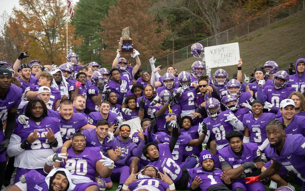 1CoachAlexander's tweet photo. It’s Been Real Western 💜 Thanks for everything!! These 3 years are some memories I will never forget! #90owt✌🏾 https://t.co/sQQnqR2f2n