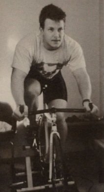 HarriPiironen's tweet photo. Ratapyöräilijä Mika Hämäläisen treeneiss�� oli tekemisen meininkiä. Puolitoista tuntia kerrallaan velodromin pukukopissa. https://t.co/HQ48P0ZkwX